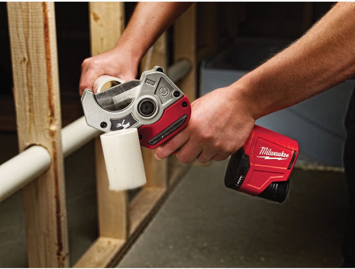 Milwaukee 2470-21 M12 Cordless PVC Shear 1.5Ah Kit - Image 4